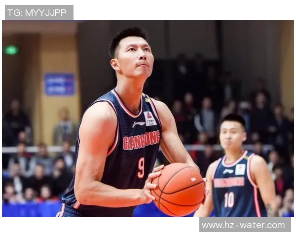 易建联在CBA联赛中表现抢眼,成为球队最强支撑